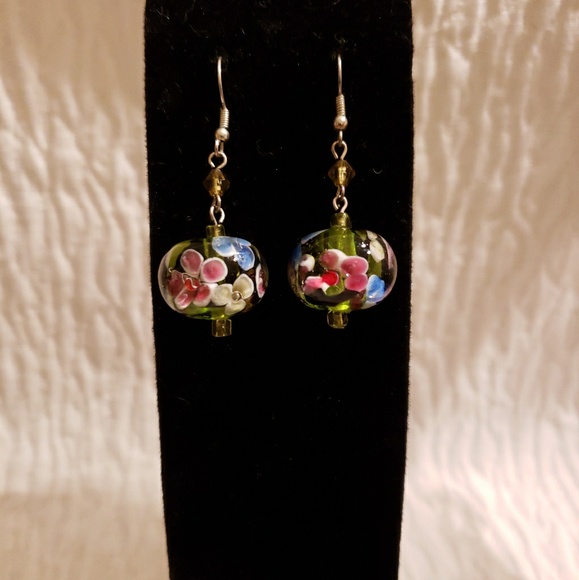 Earings - Picture 2 of 6